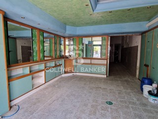 Immobile commerciale in Vendita a Agropoli, 130'000€, 85 m²