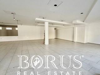 Immobile commerciale in Affitto a Aversa, 4'000€, 300 m²