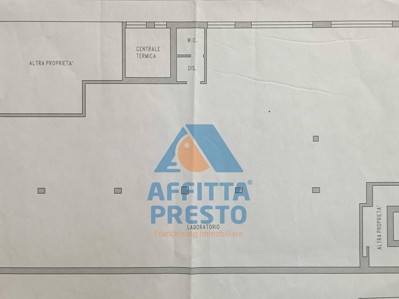 Attività commerciale in Affitto a Vinci, 1'600€, 200 m²