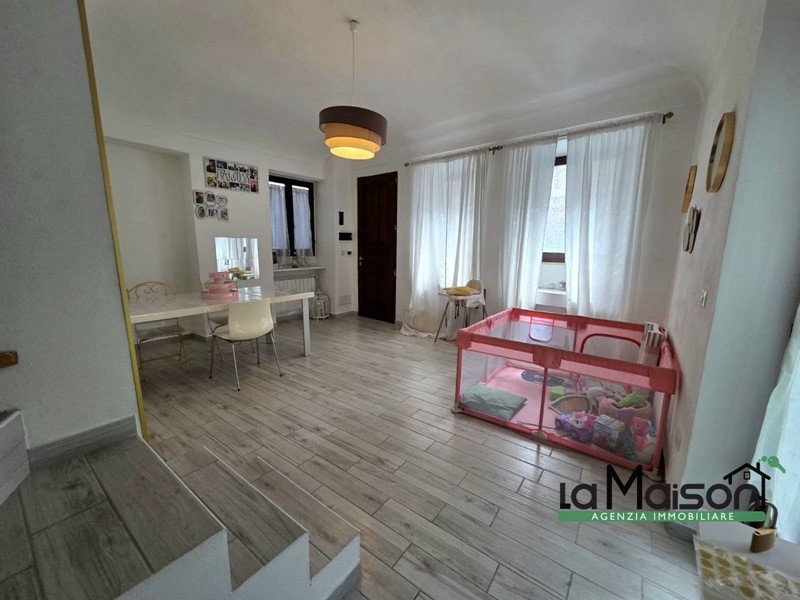 Casa Indipendente in Vendita a Strambino, 99'000€, 130 m²