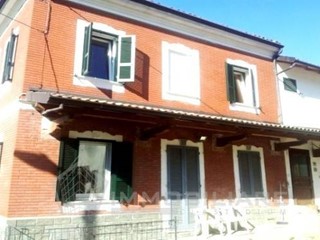 Casa Indipendente in Vendita a Torricella Verzate, 110'000€, 200 m²