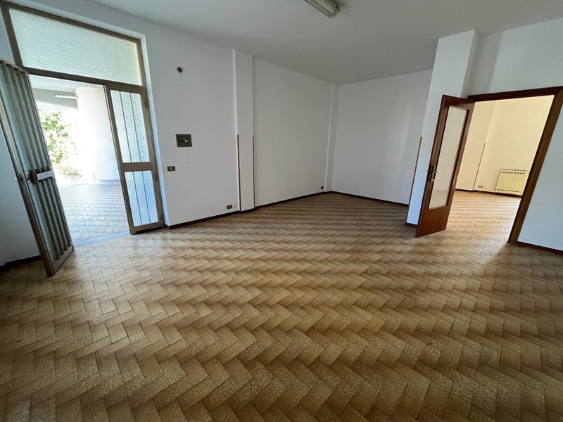 Immobile commerciale in Vendita a Vasto, 175'000&euro;, 233 m²