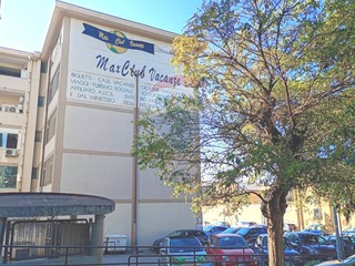 Ufficio in Affitto a Caserta, 900&euro;, 300 m²