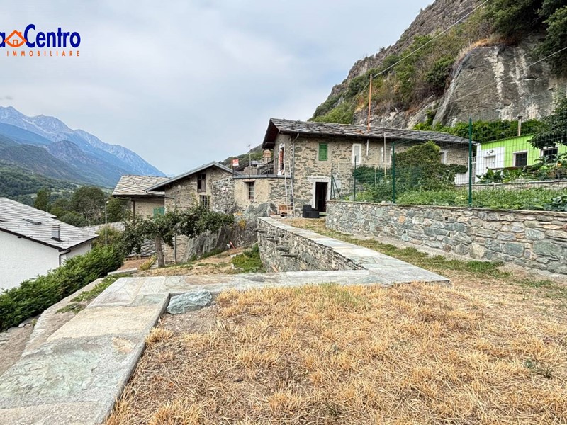 Trilocale in Vendita a Chambave, 79'000&euro;, 83 m²