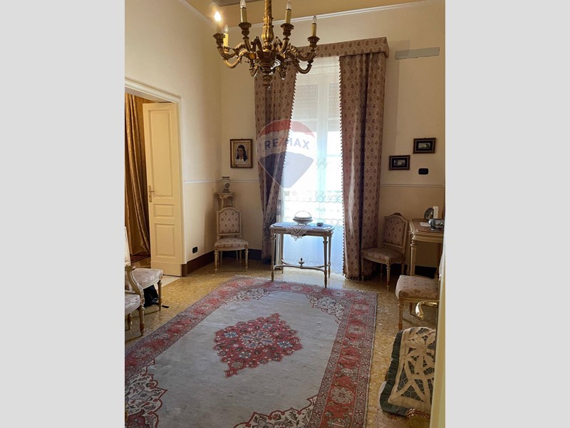 Appartamento in Vendita a Lentini, 450'000€, 940 m²