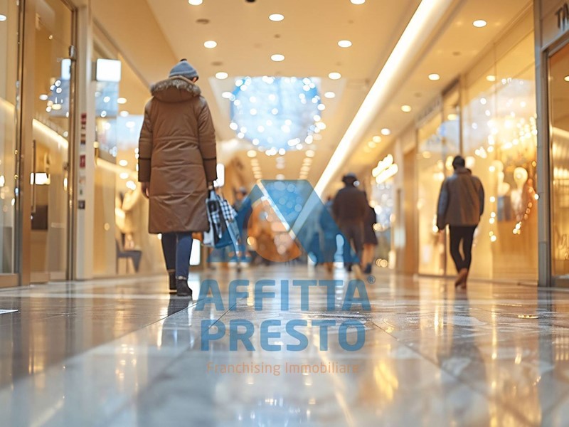 Attività commerciale in Affitto a Empoli, 8000 m²