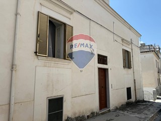 Appartamento in Vendita a Mattinata, 260'000€, 189 m²