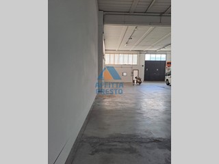 Capannone in Affitto a Montelupo Fiorentino, 2'500€, 400 m²