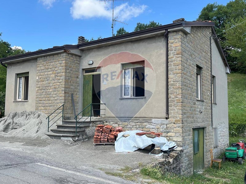 Casa Indipendente in Vendita a Neviano degli Arduini, 65'000€, 95 m²