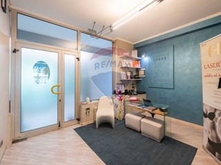 Negozio in Vendita a Osio Sotto, 119'000€, 60 m²