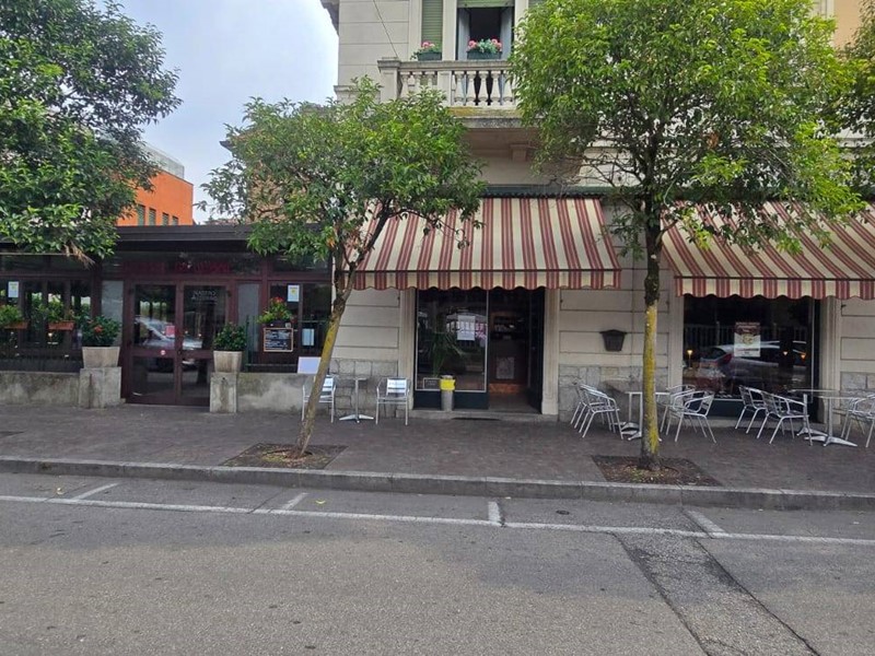 Attività commerciale in Vendita a Laveno Mombello, 149'000€, 290 m²