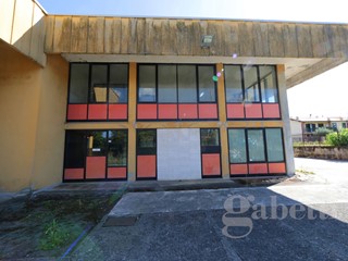 Capannone in Vendita a Lonate Pozzolo, 590'000€, 1436 m²