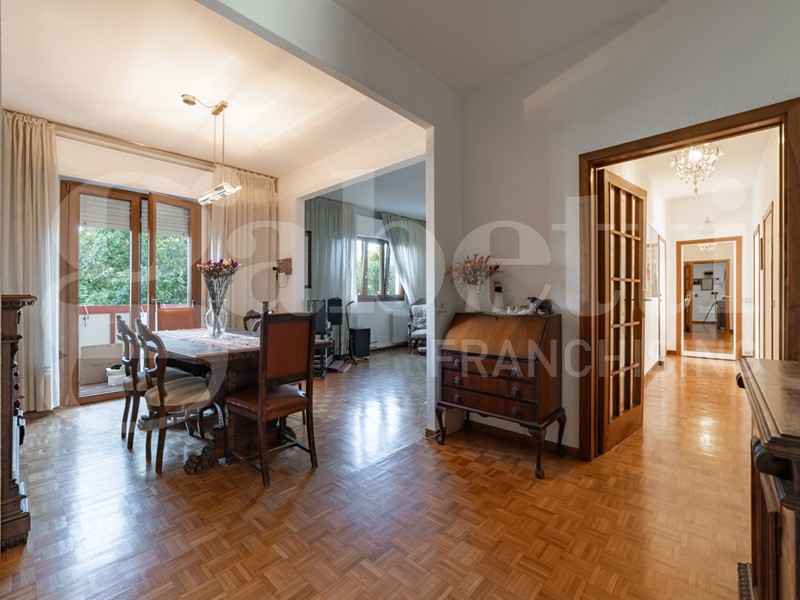 Quadrilocale in Vendita a Milano, 309'000€, 127 m²