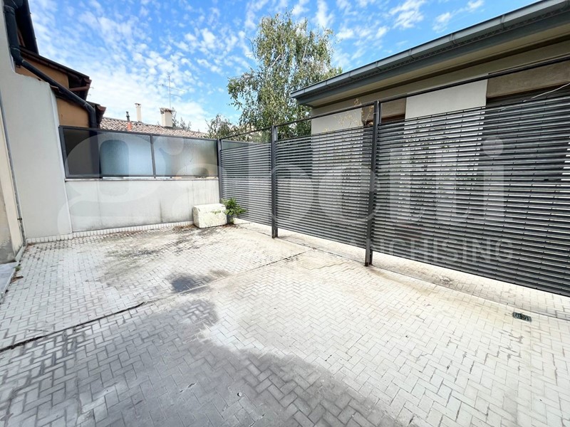 Ufficio in Vendita a Ravenna, 300'000€, 180 m²