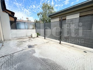 Ufficio in Vendita a Ravenna, 300'000€, 180 m²