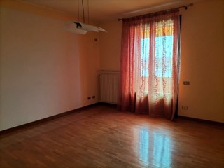 Villa in Vendita a Boara Pisani, 270'000€, 400 m²