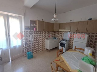 Quadrilocale in Vendita a Ceprano, 68'000€, 90 m², arredato