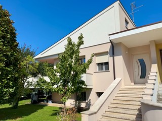 Casa Indipendente in Vendita a Montagnana, 310'000€, 230 m²