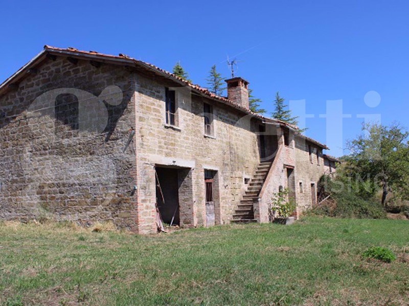 Casa Indipendente in Vendita a Gubbio, 130'000&euro;, 400 m²