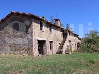 Casa Indipendente in Vendita a Gubbio, 130'000&euro;, 400 m²