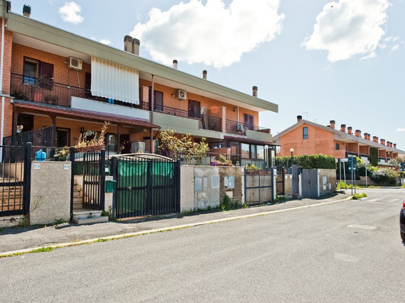 Casa Indipendente in Vendita a Roma, 340'000&euro;, 160 m²