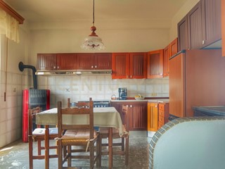 Appartamento in Vendita a Abbadia San Salvatore, 85'000€, 85 m², con Box