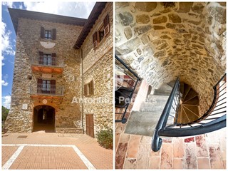 Casa Semi Indipendente in Vendita a Panicale, 315'000€, 250 m²