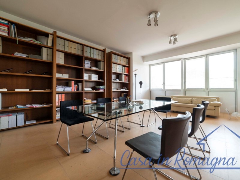 Ufficio in Vendita a Rimini, 495'000€, 430 m²