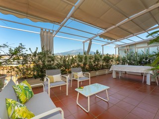 Appartamento in Vendita a Acireale, 198'000&euro;, 160 m²