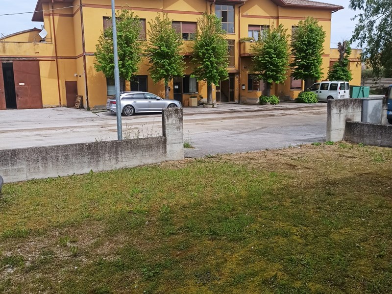 Capannone in Vendita a Colli al Metauro, 350'000&euro;, 2.700