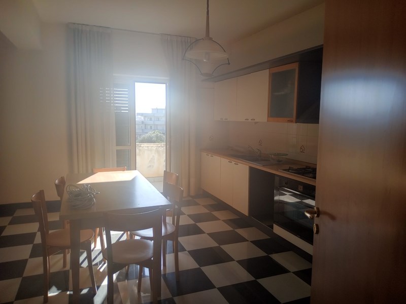 Appartamento in Affitto a Marina di Gioiosa Ionica, zona Centro , 1'000€, 250 m², arredato