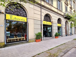 Immobile commerciale in Vendita a Lucca, zona San Concordio Contrada, 520'000€, 375 m²
