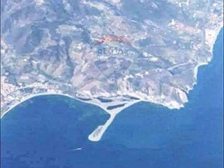 Immobile commerciale in Vendita a Patti, 33500 m²