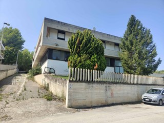 Laboratorio in Vendita a Acquaviva Picena, 100'000€, 250 m²