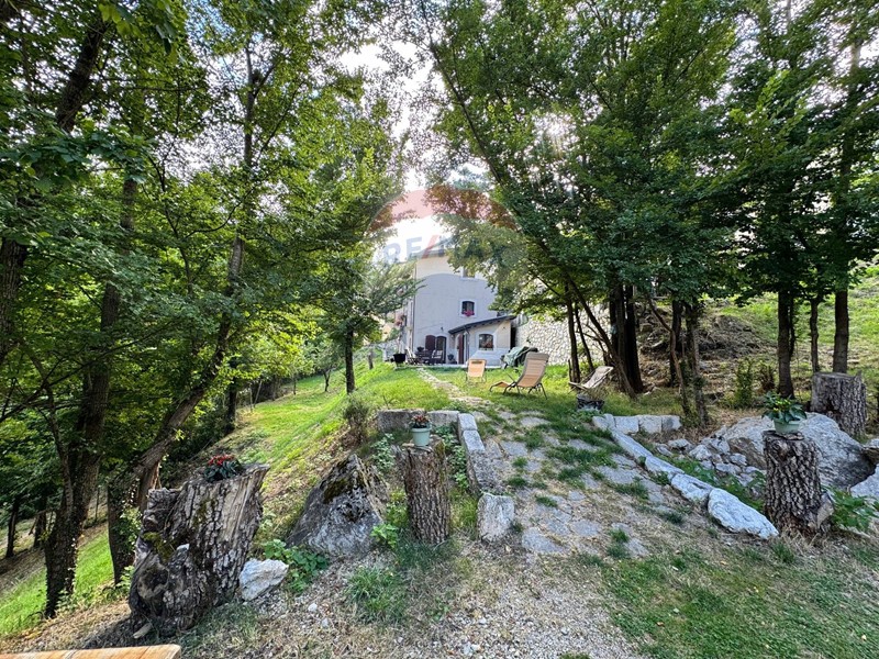 Casa Indipendente in Vendita a Villetta Barrea, 250'000€, 100 m²