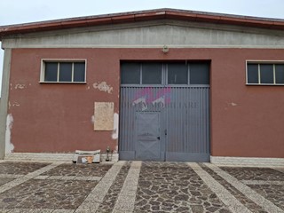 Capannone in Affitto a Ostiglia, 1'100€, 500 m²