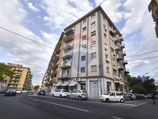 Quadrilocale in Vendita a Catania, 77'000&euro;, 61 m²