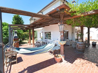 Villa in Vendita a Carbognano, 199'000€, 210 m²