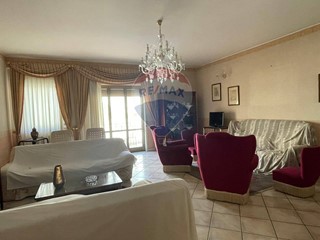 Quadrilocale in Vendita a Francavilla di Sicilia, 98'000€, 150 m²