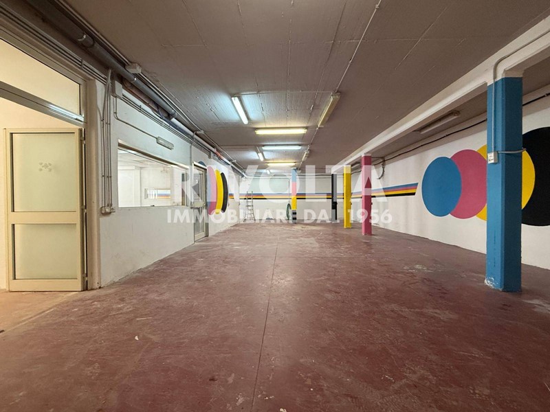 Immobile commerciale in Affitto a Formello, 1'950€, 340 m²
