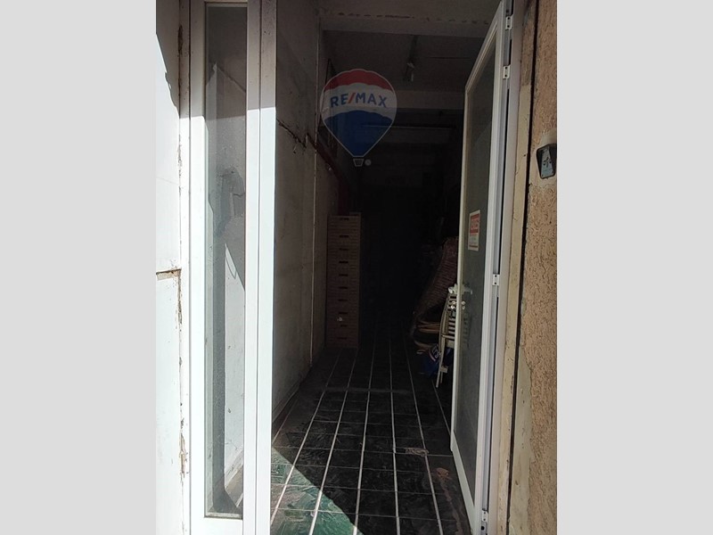 Immobile commerciale in Vendita a Caltagirone, 15'000€, 69 m²