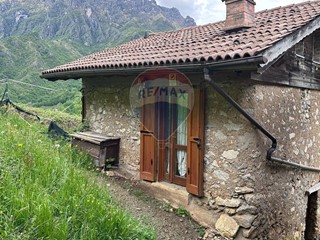 Terreno agricolo in Vendita a San Giovanni Bianco, 82'000€, 110000 m²