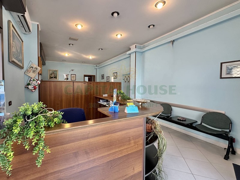 Immobile commerciale in Affitto a Bologna, 1'200€, 90 m²