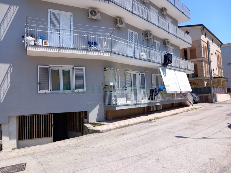 Quadrilocale in Vendita a Mugnano del Cardinale, 128'000€, 138 m²