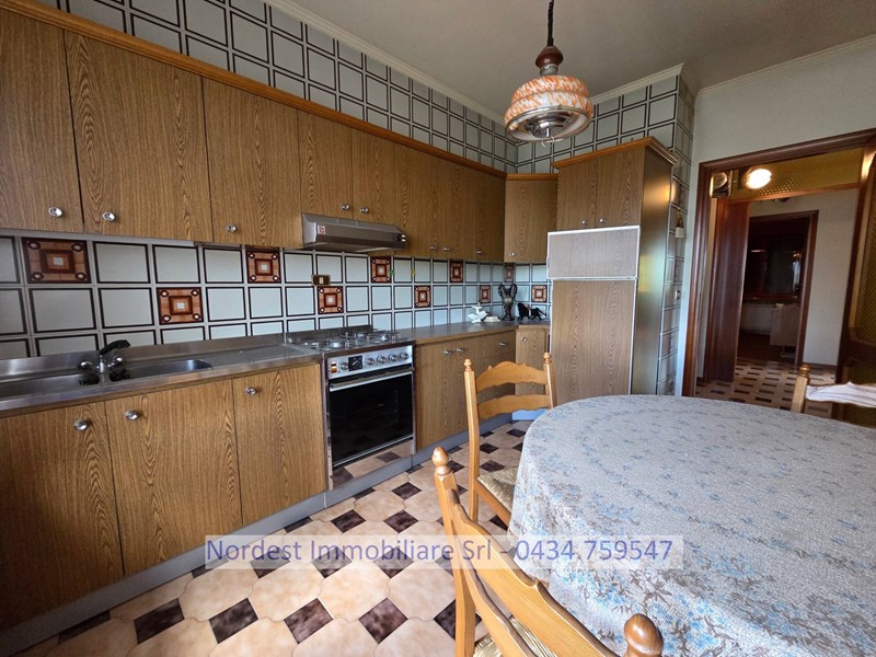 Casa Semi Indipendente in Vendita a Codognè, 180'000€, 254 m²