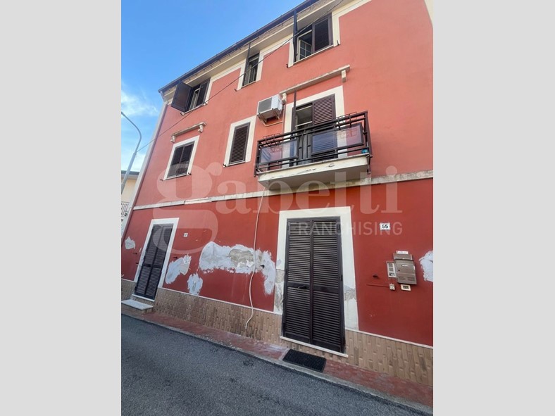 Casa Indipendente in Vendita a Calvi Risorta, 140'000€, 200 m², arredato