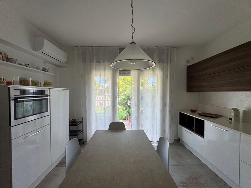 Casa Indipendente in Vendita a Noventa Vicentina, 369'000€, 214 m²