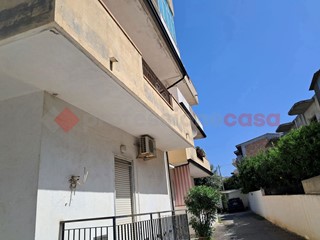Trilocale in Vendita a Melito di Porto Salvo, 70'000€, 79 m²