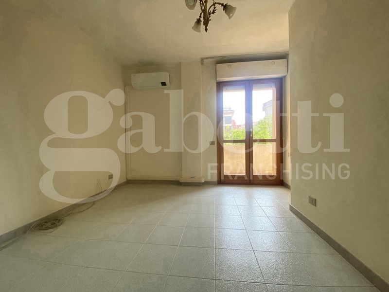 Ufficio in Affitto a Sassari, 1'200€, 140 m²