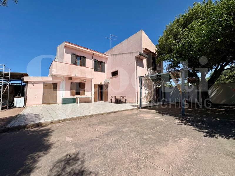 Casa Indipendente in Vendita a Sassari, 260'000€, 201 m²